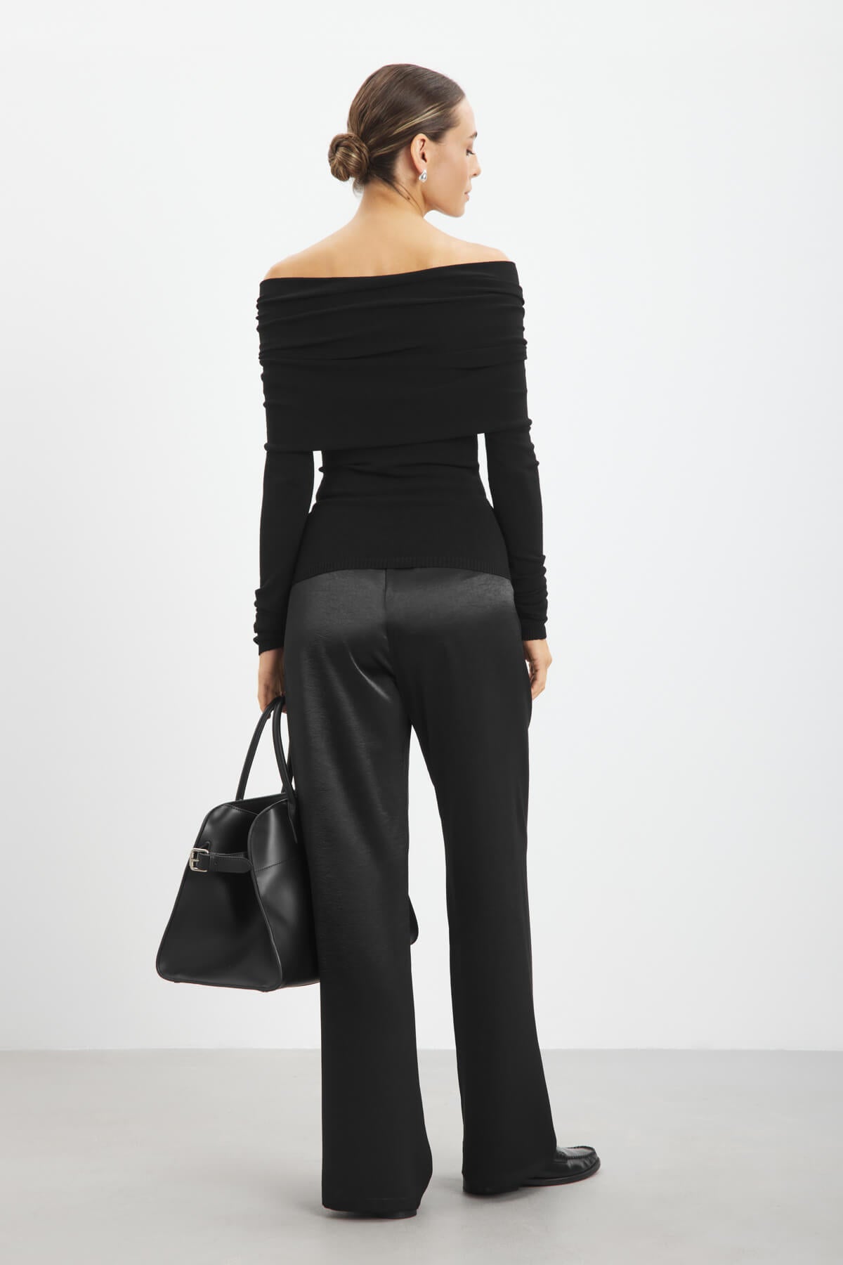 Dove off-shoulder Top - Black