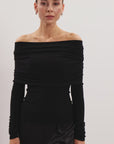 Dove off-shoulder Top - Black